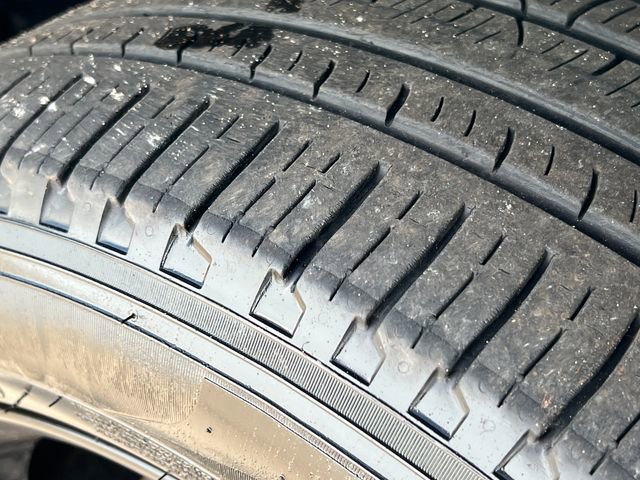 Used 2024 Jeep Grand Cherokee L Limited w/ Black Appearance Package image 10