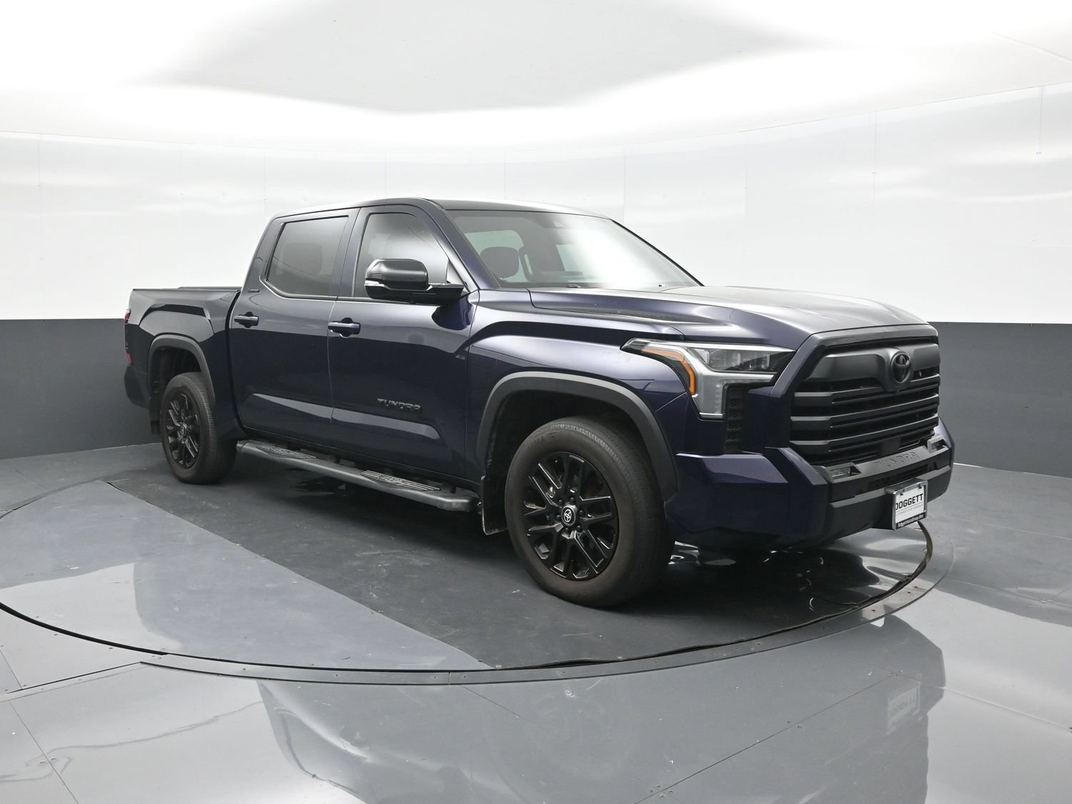 Used 2025 Toyota Tundra Limited AWD/4WD image 22