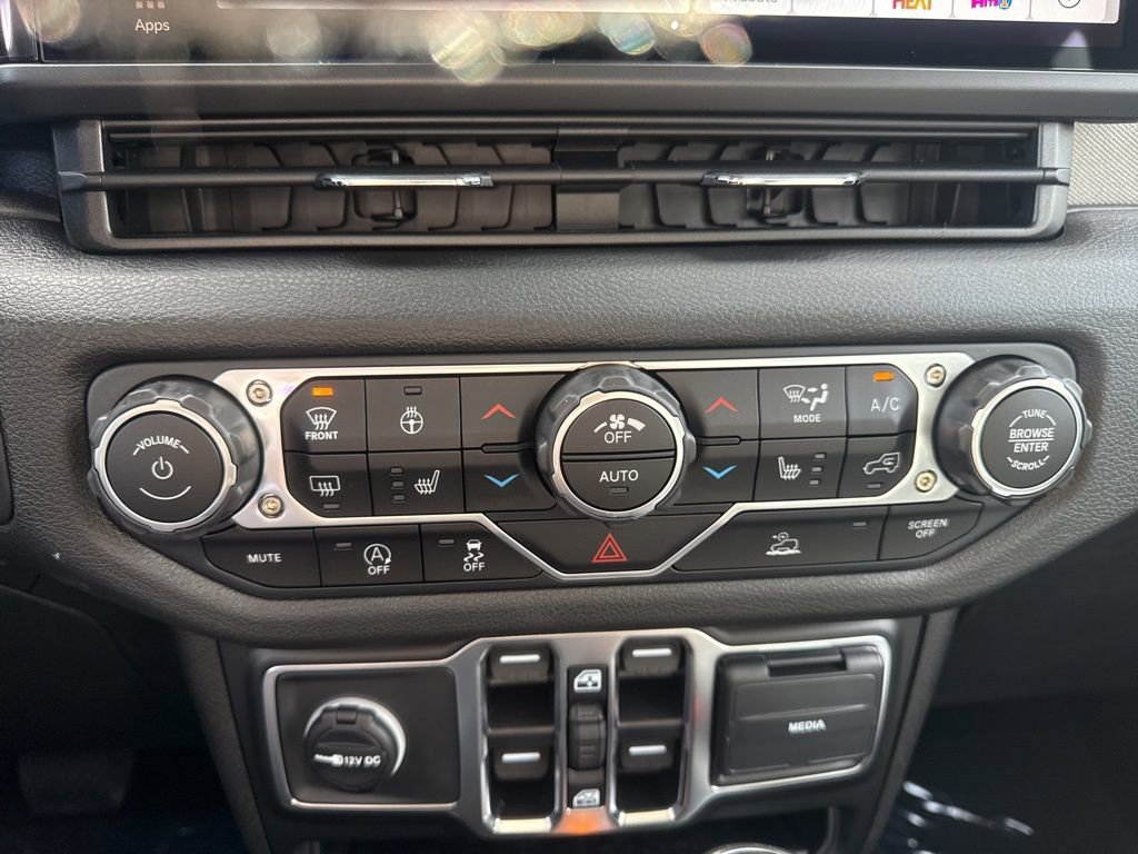 New 2025 Jeep Gladiator Sport image 31