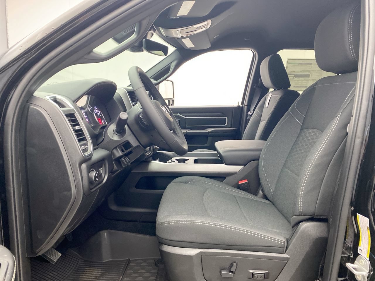 New 2026 RAM 2500 Big Horn AWD/4WD image 14
