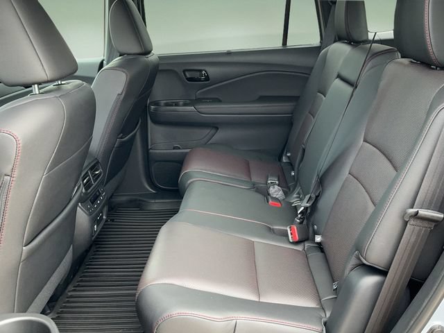 Used 2024 Honda Passport Black Edition image 15