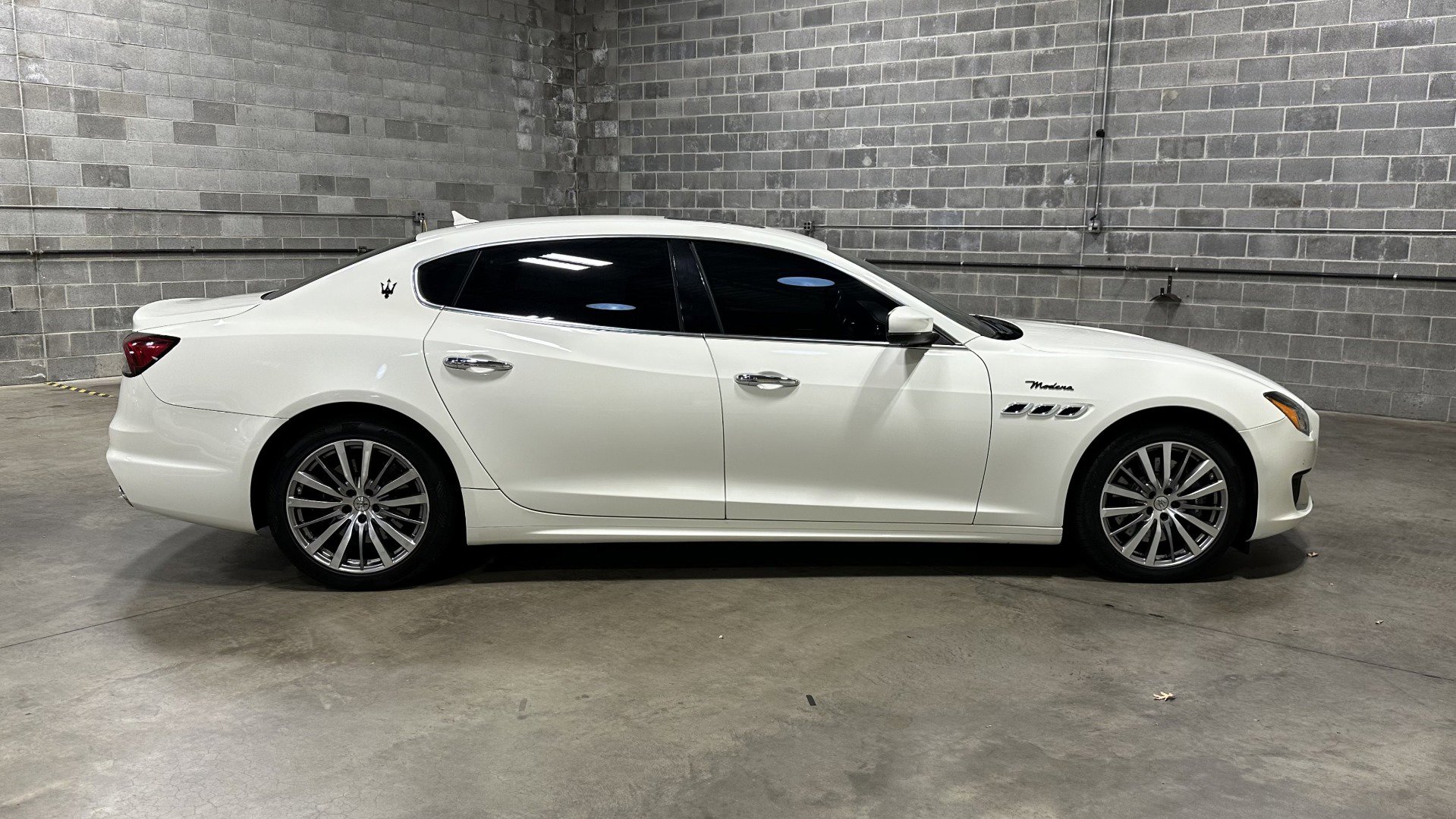 Used 2022 Maserati Quattroporte Modena Q4 image 3
