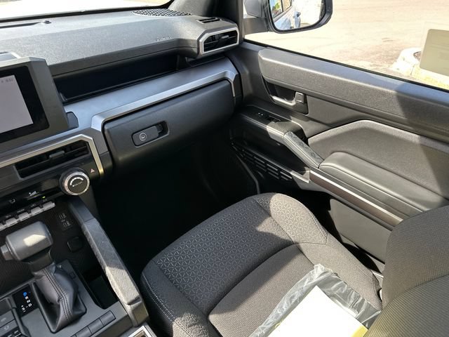 Used 2025 Toyota 4Runner SR5 AWD/4WD image 20