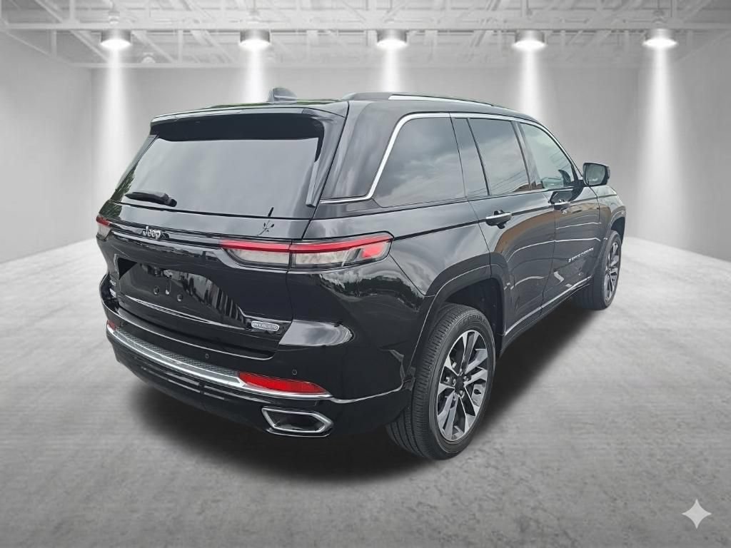 Used 2022 Jeep Grand Cherokee Overland AWD/4WD image 3