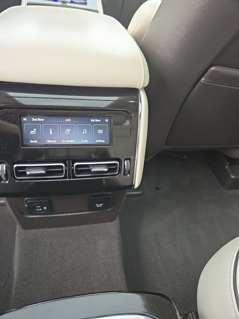 Used 2022 Lincoln Aviator Black Label w/ Dynamic Handling Package AWD/4WD image 28