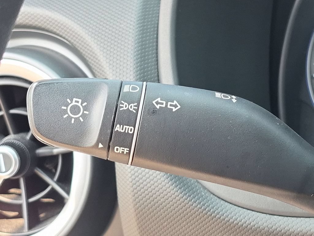 Certified 2022 Hyundai Kona SEL AWD/4WD image 18