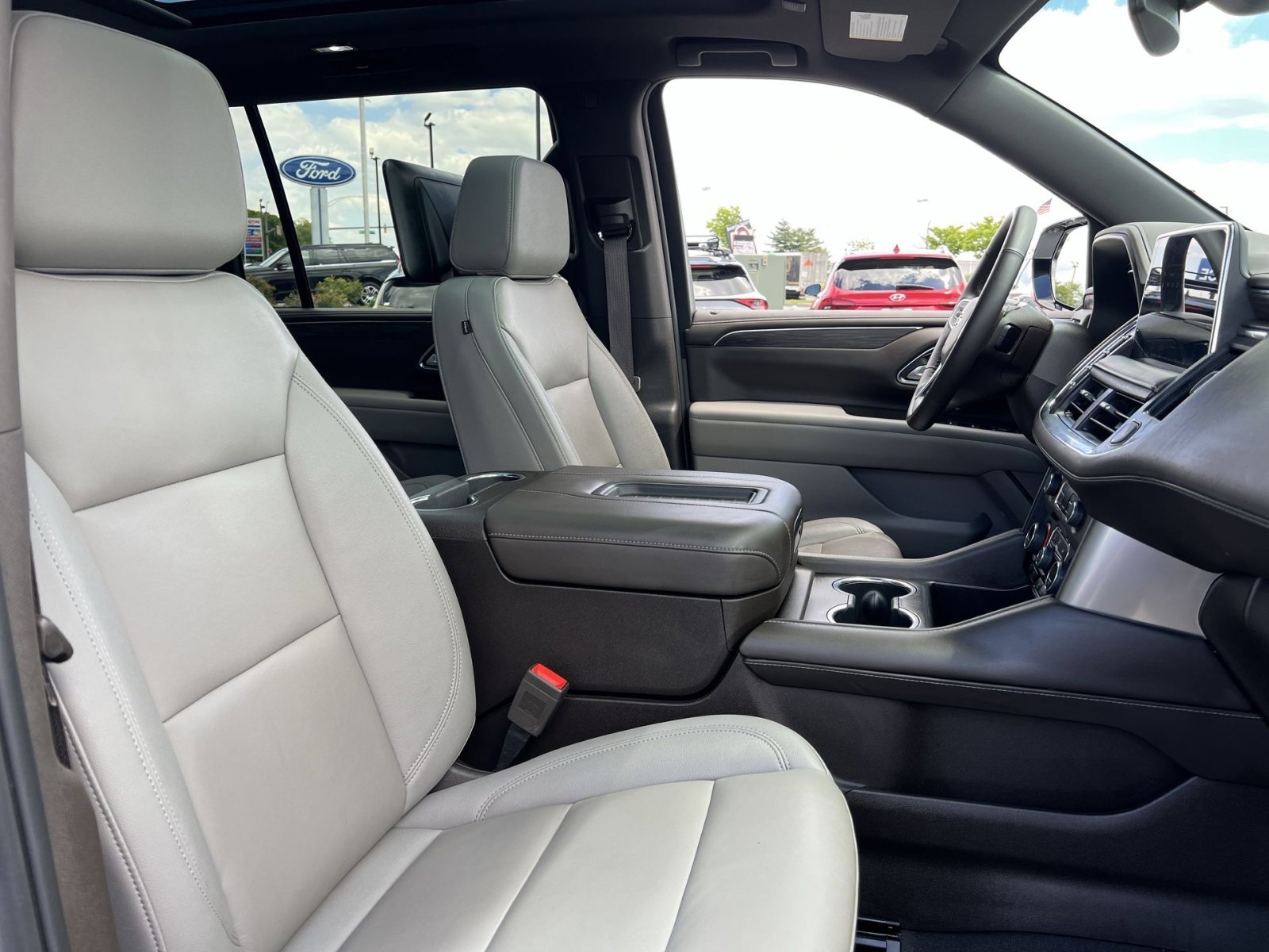 Used 2023 Chevrolet Suburban Z71 w/ Z71 Off-Road Package AWD/4WD image 37