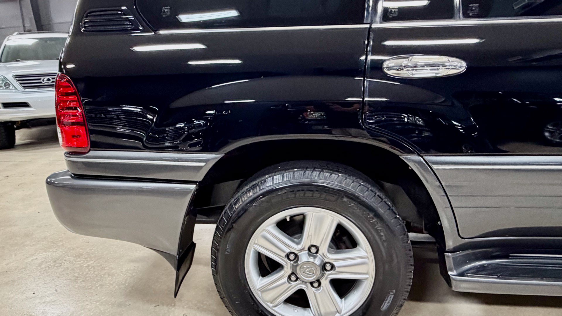 Used 2007 Lexus LX 470 4WD w/ Limited Edition image 10