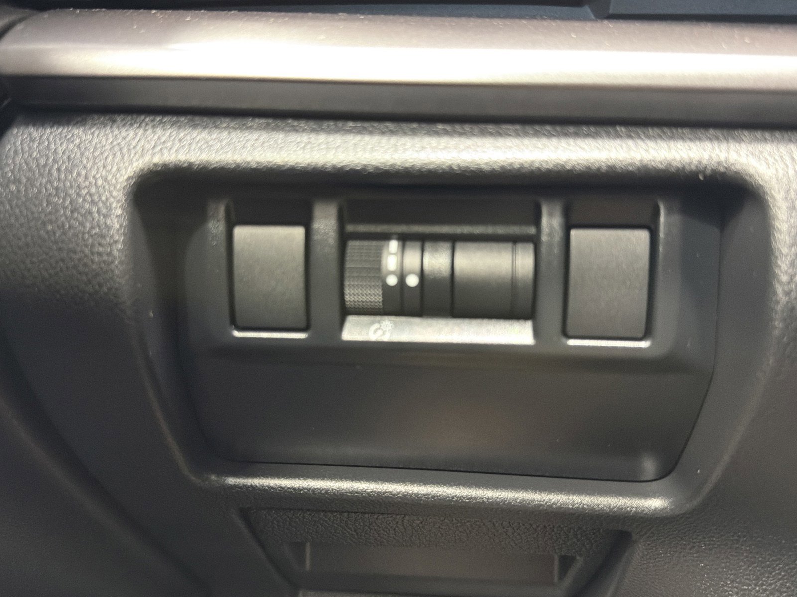 Certified 2025 Subaru Impreza 2.0i image 19