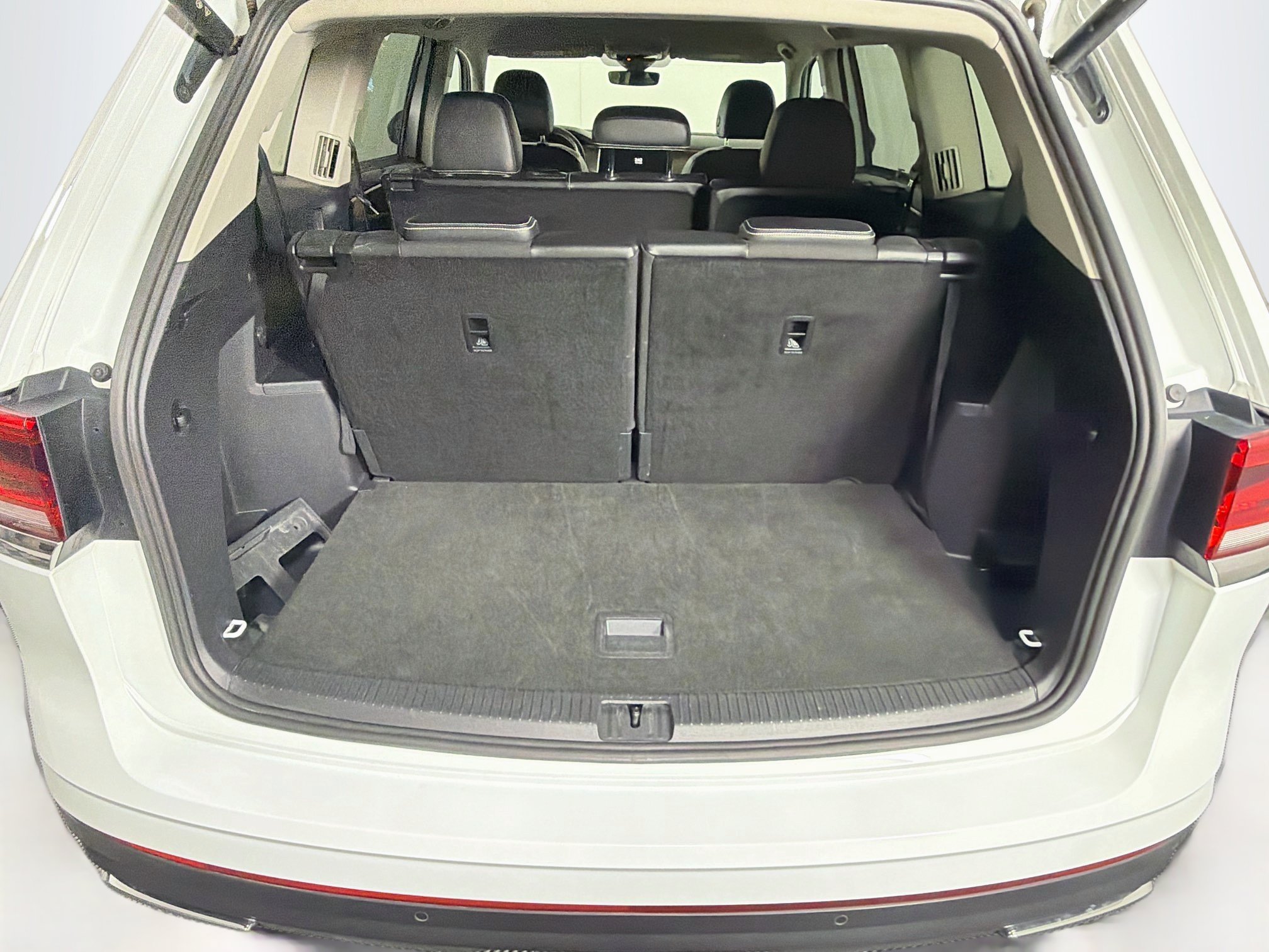 Used 2024 Volkswagen Atlas SE AWD/4WD image 30