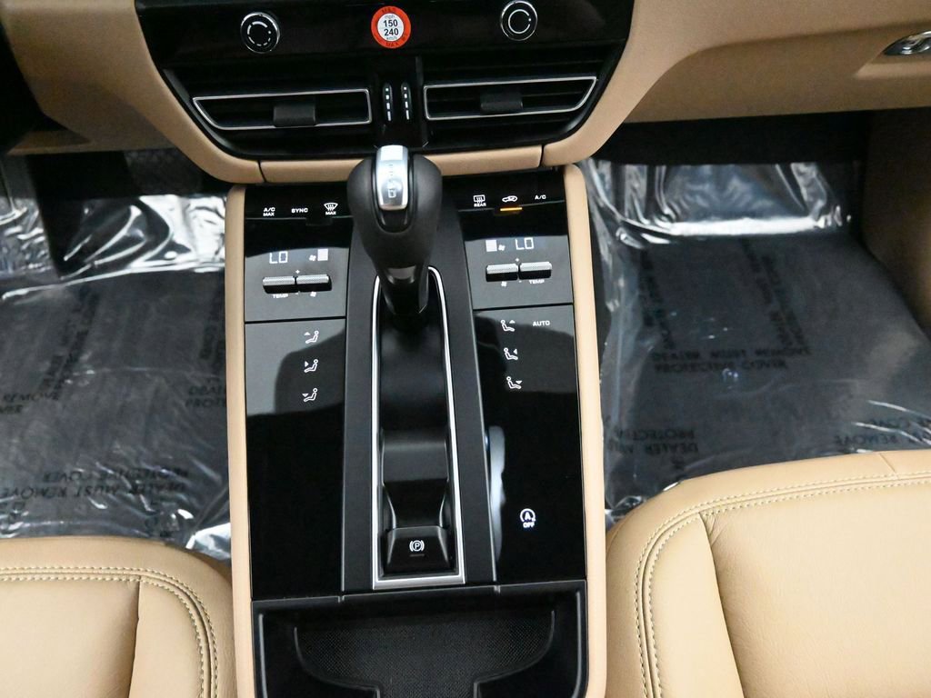 Used 2025 Porsche Macan image 35