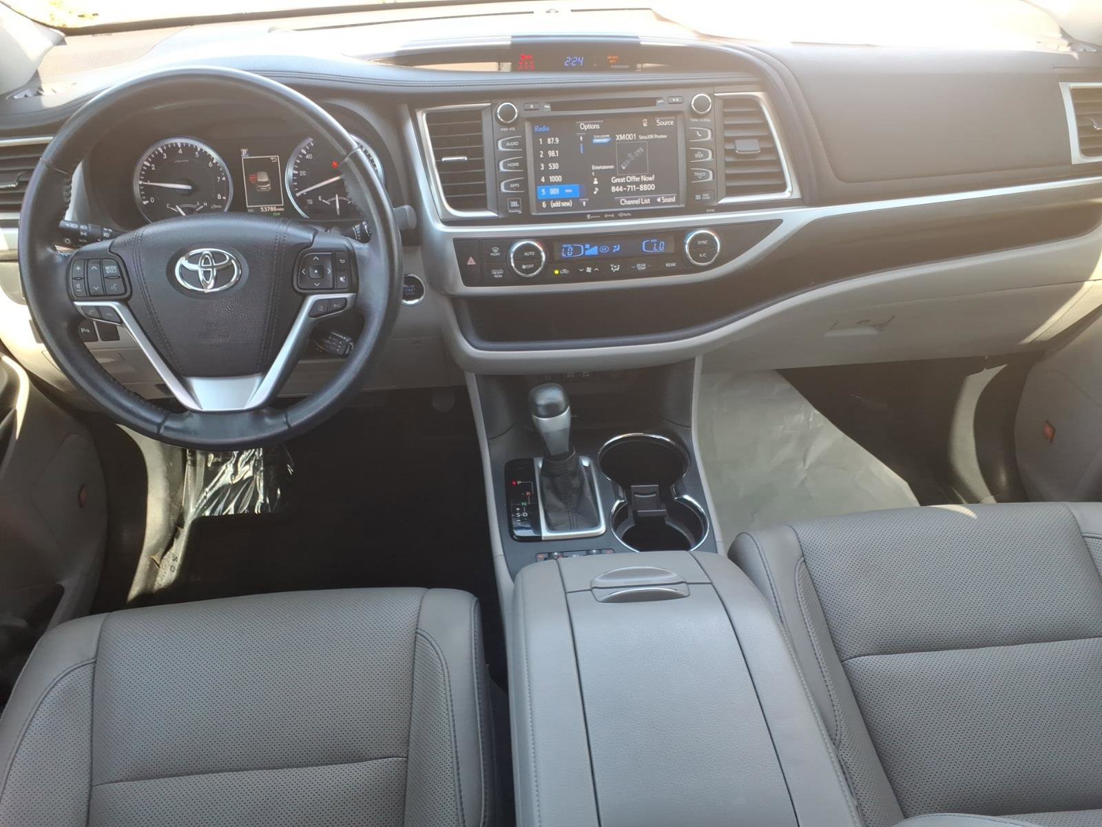 Certified 2017 Toyota Highlander Limited image 13