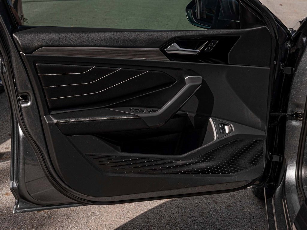 Used 2022 Volkswagen Jetta SEL image 11