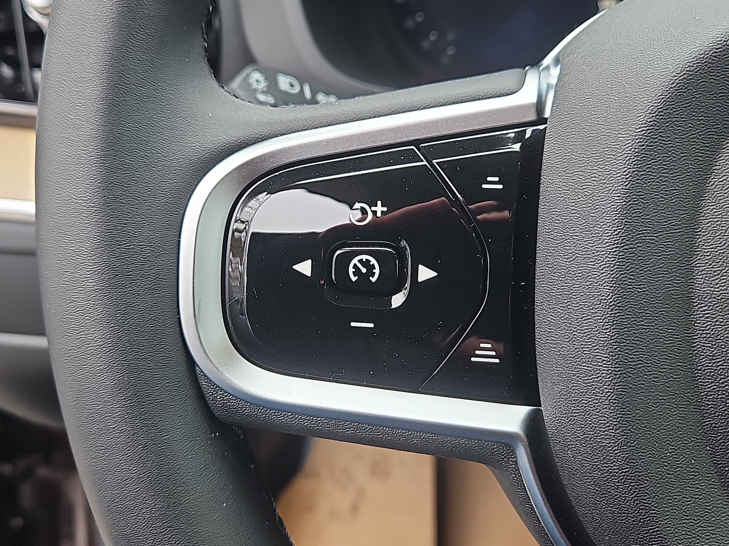 New 2026 Volvo XC60 B5 Core w/ Protection Package Premier AWD/4WD image 15