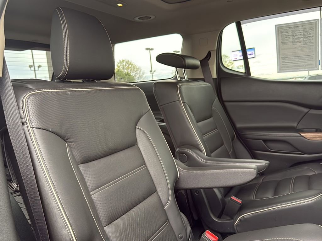 Used 2017 GMC Acadia Denali w/ Technology Package FWD image 28