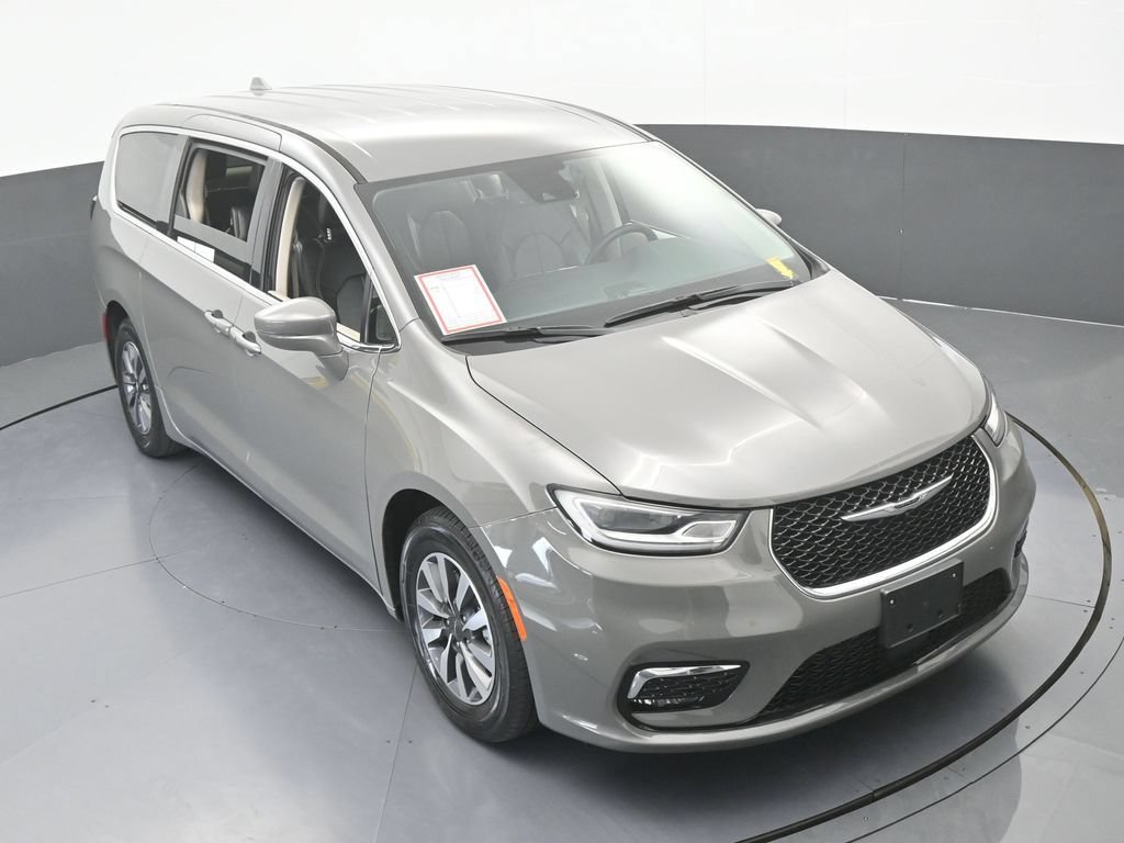Used 2022 Chrysler Pacifica Touring-L FWD image 58
