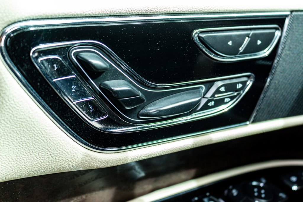 Used 2020 Lincoln Navigator Reserve image 19