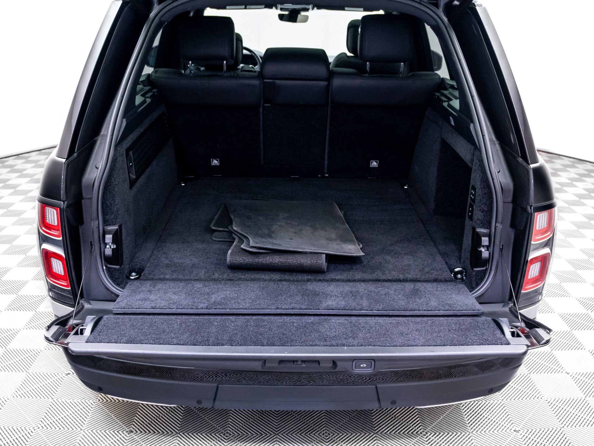 Used 2021 Land Rover Range Rover Westminster Edition image 32