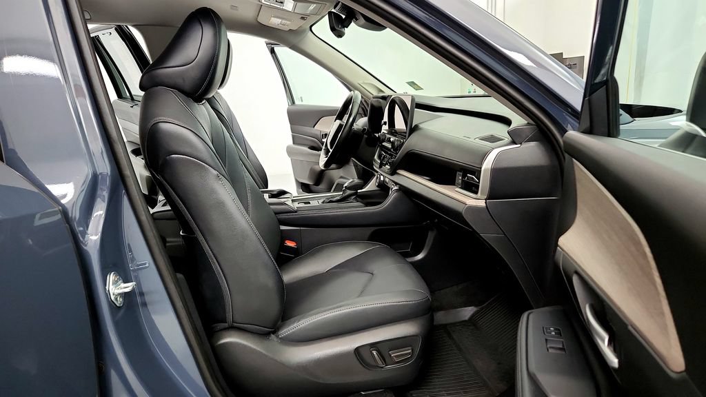 Certified 2024 Toyota Grand Highlander AWD image 17