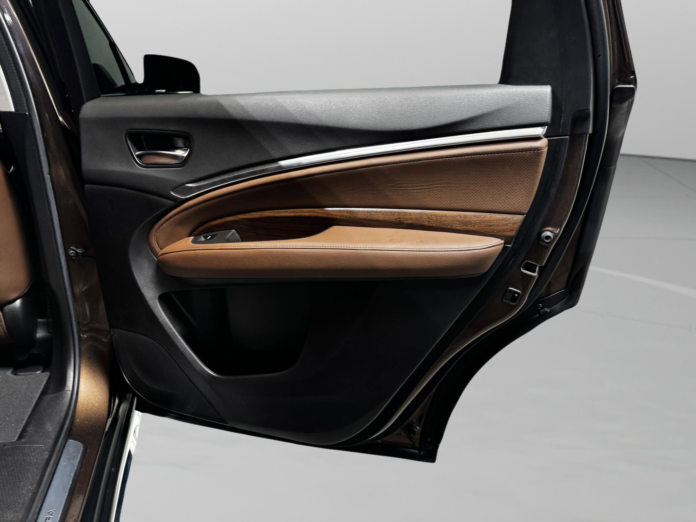 Certified 2019 Acura MDX FWD w/ Technology Package image 16