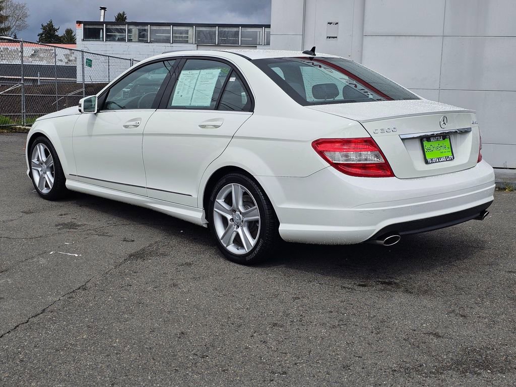 Used 2011 Mercedes-Benz C 300 4MATIC Sedan image 6