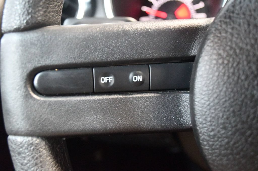 Used 2005 Ford Mustang GT RWD image 37