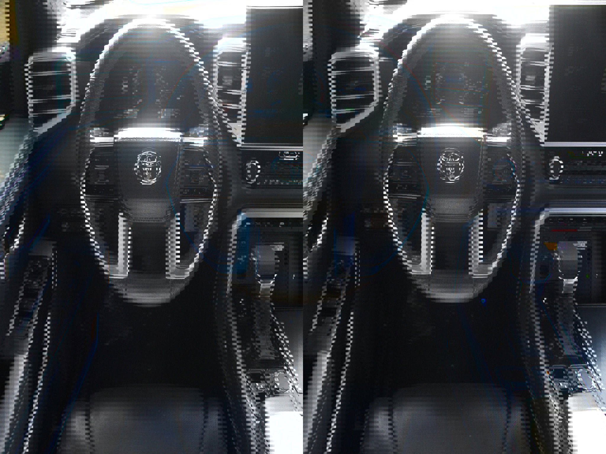 Used 2024 Toyota Sequoia Platinum AWD/4WD image 5