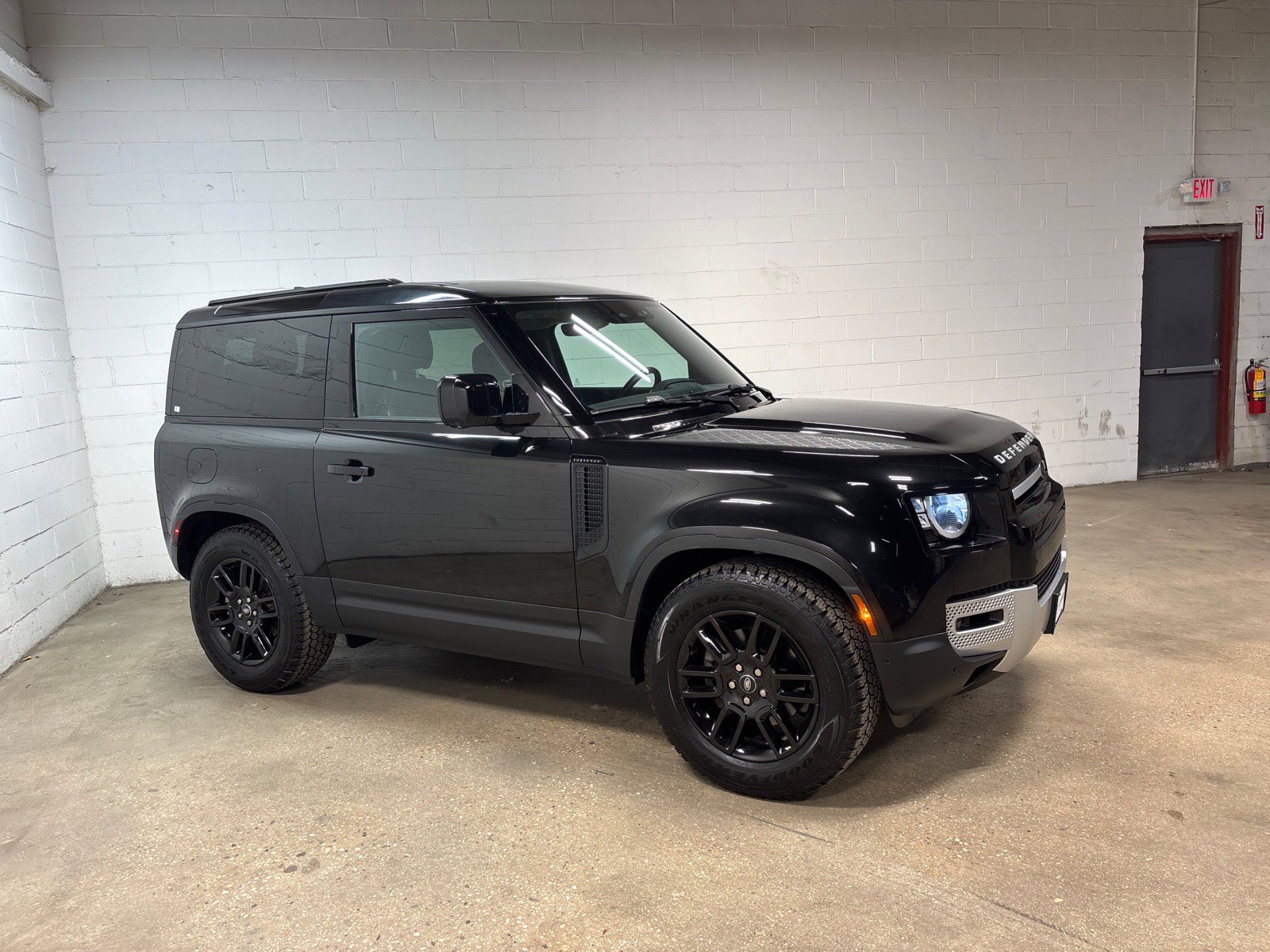 Used 2023 Land Rover Defender 90 S AWD/4WD image 5