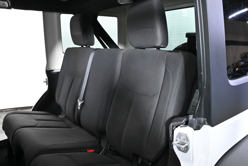 Used 2018 Jeep Wrangler Unlimited Sport S image 21