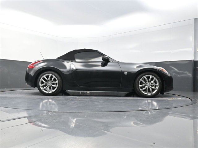 Used 2010 Nissan 370Z Touring image 30