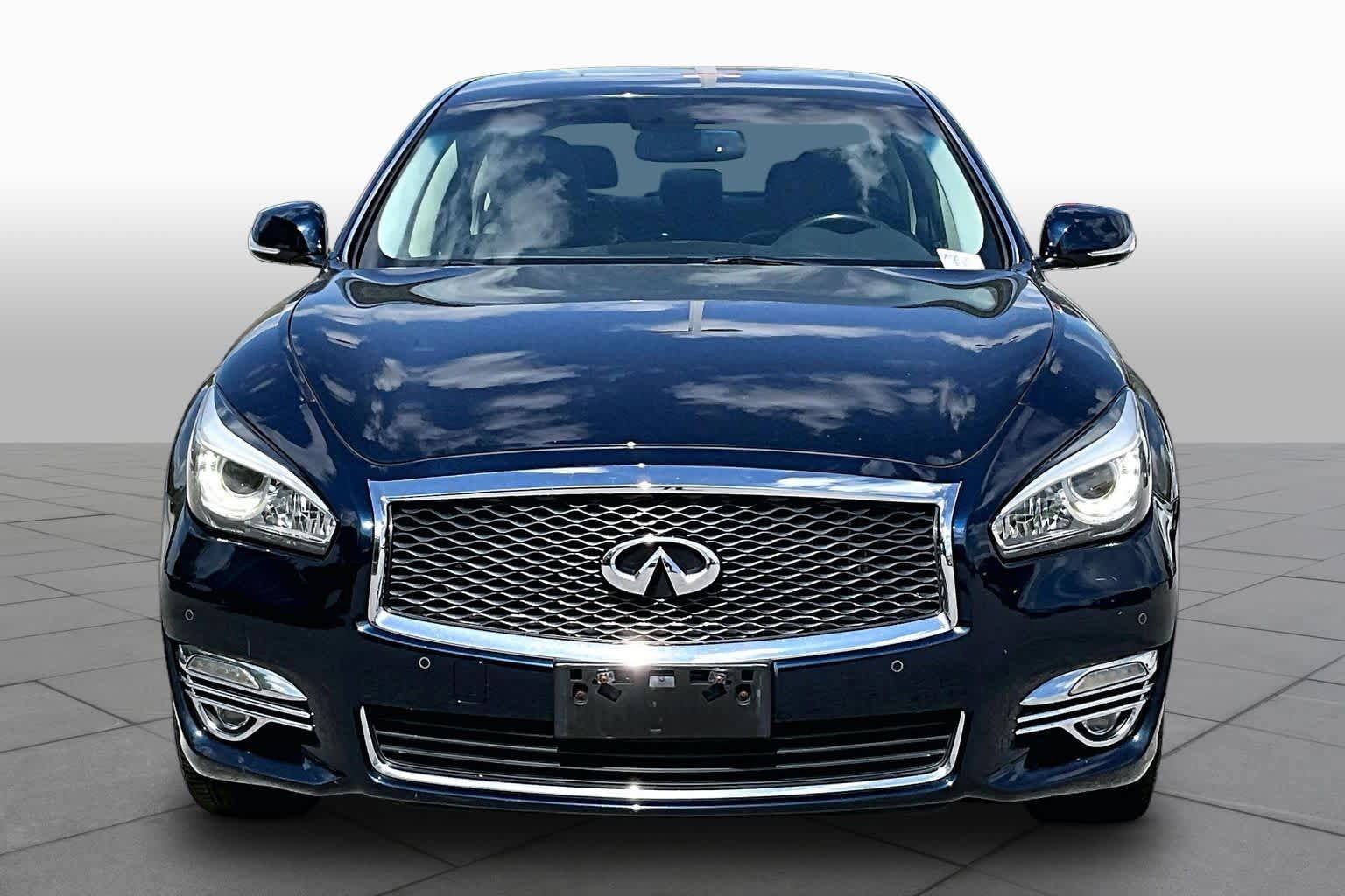 Used 2016 INFINITI Q70 L 3.7 AWD/4WD image 4