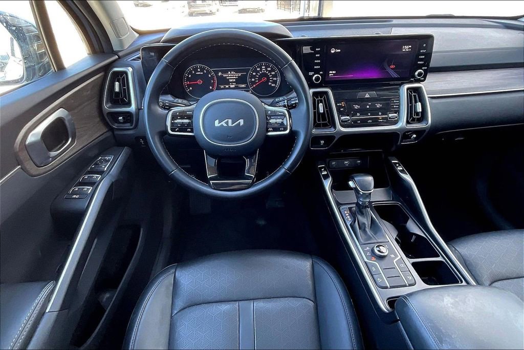 Used 2022 Kia Sorento S w/ Panoramic Sunroof Package image 5