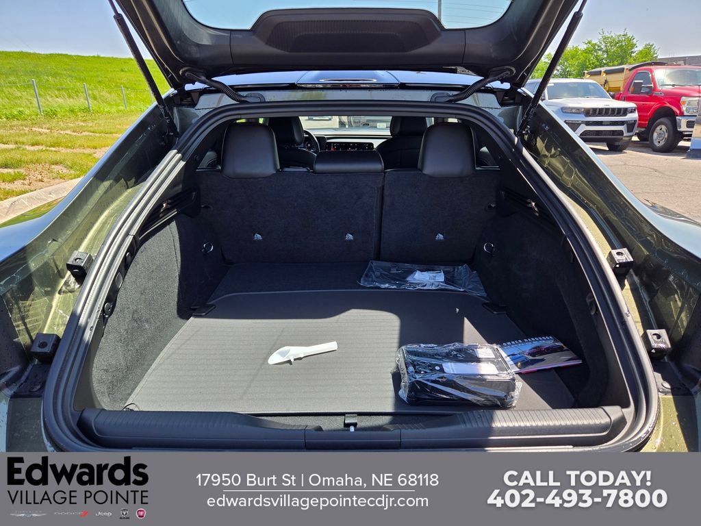 New 2026 Dodge Charger R/T w/ Driver Convenience Group AWD/4WD image 26
