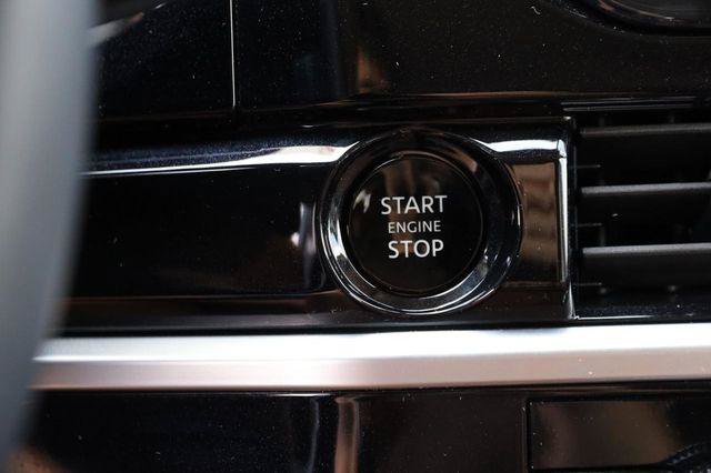 Used 2025 Nissan Pathfinder Platinum AWD/4WD image 17