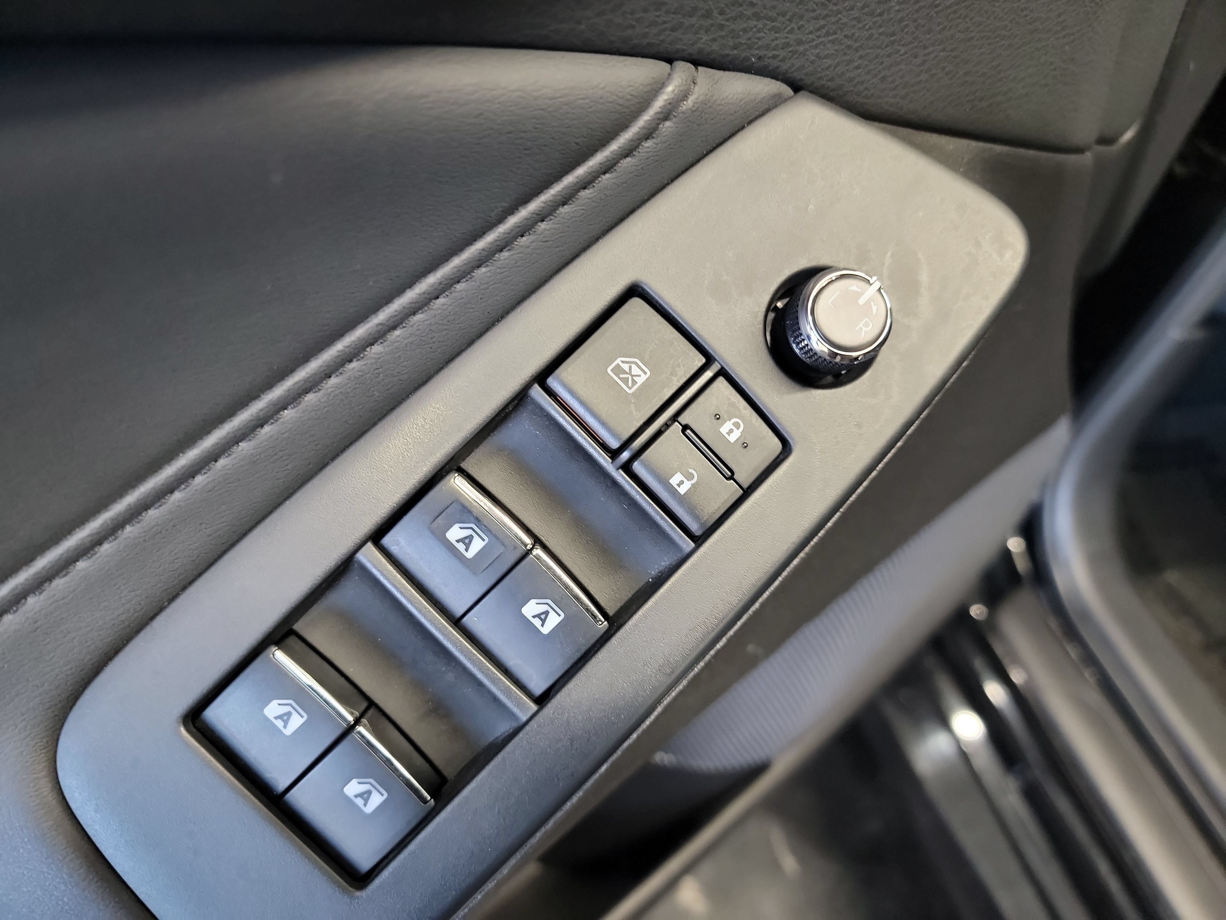 Used 2019 Toyota Avalon XLE w/ Moonroof Package FWD image 14