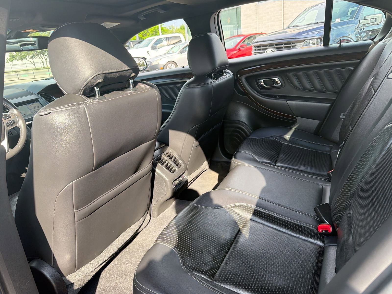 Used 2019 Ford Taurus Limited AWD/4WD image 19