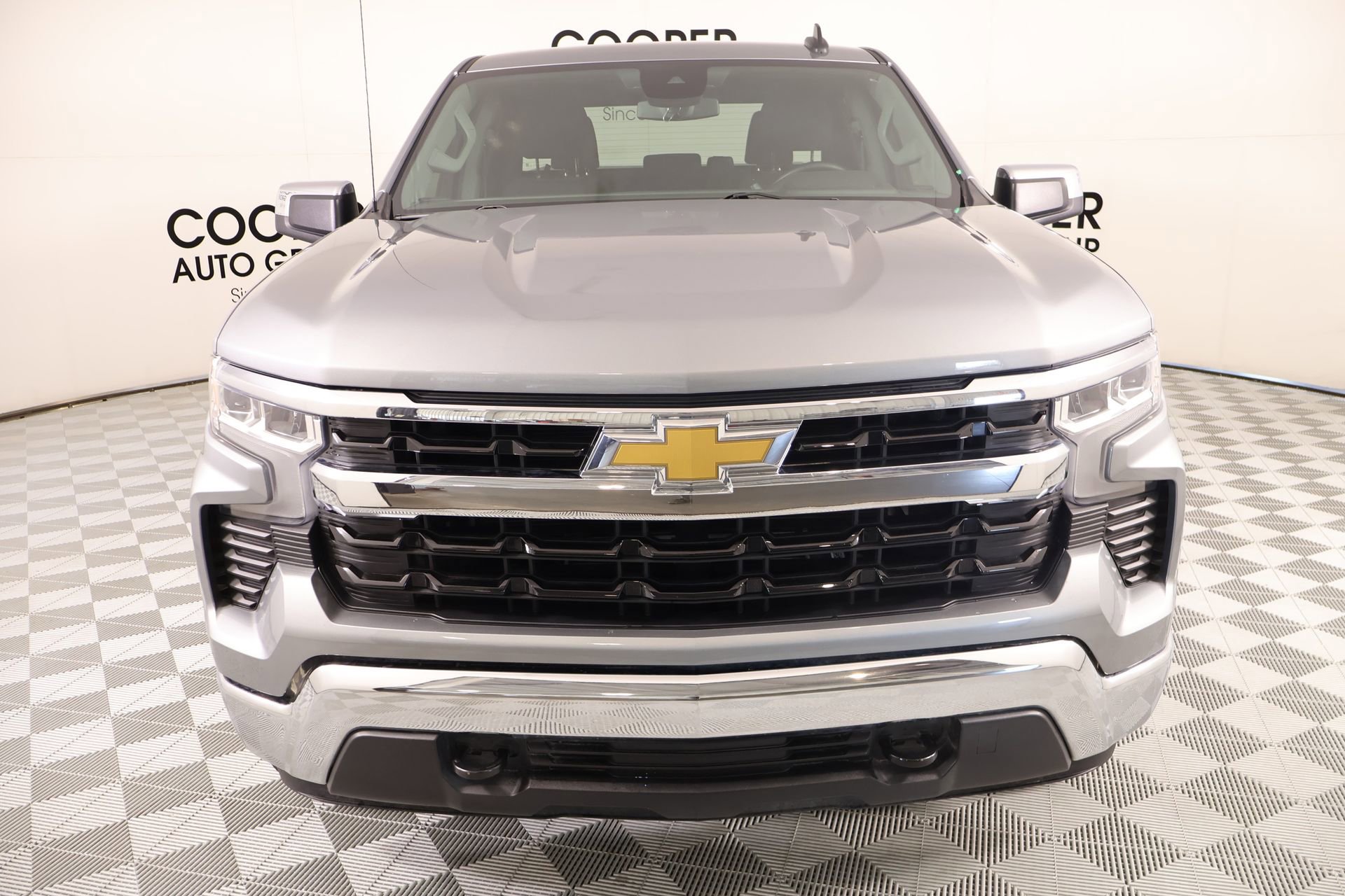 Used 2024 Chevrolet Silverado 1500 LT image 7