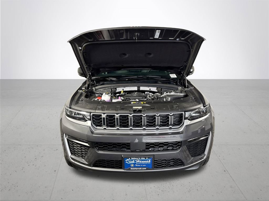 New 2026 Jeep Grand Cherokee Limited w/ Trailer Tow Package AWD/4WD image 23
