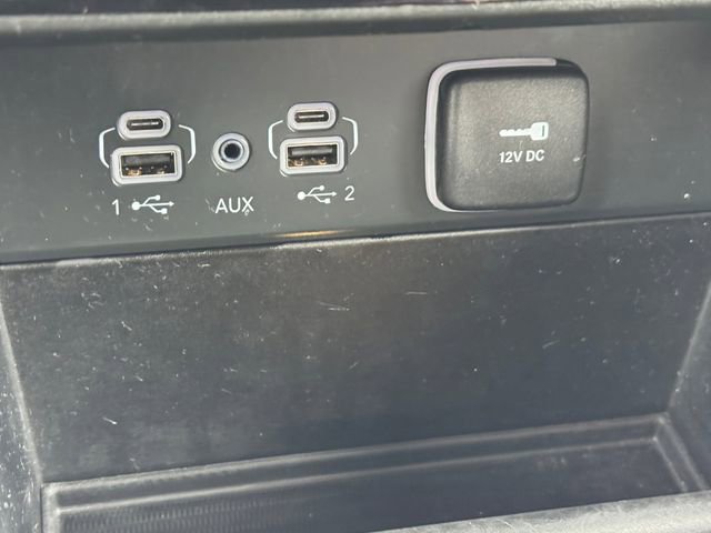 Certified 2023 Jeep Grand Cherokee Limited w/ Black Appearance Package AWD/4WD image 14