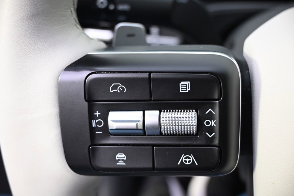 Used 2025 Hyundai Santa Fe SEL image 33