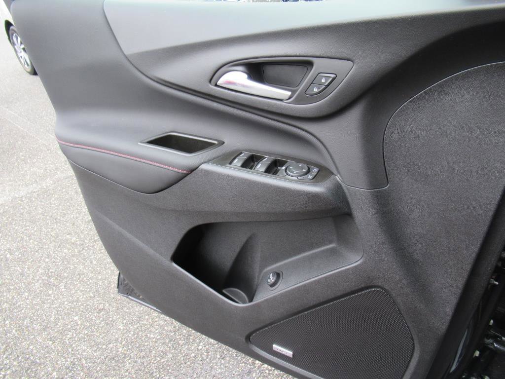 Used 2022 Chevrolet Equinox RS w/ RS Leather Package image 24