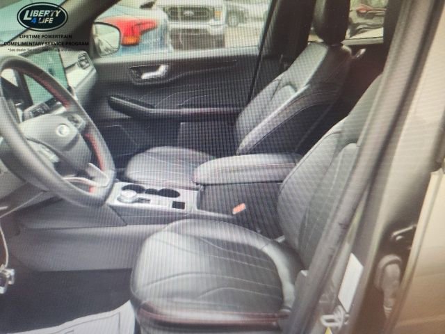 Used 2025 Ford Escape ST-Line Elite w/ Premium Technology Package image 6