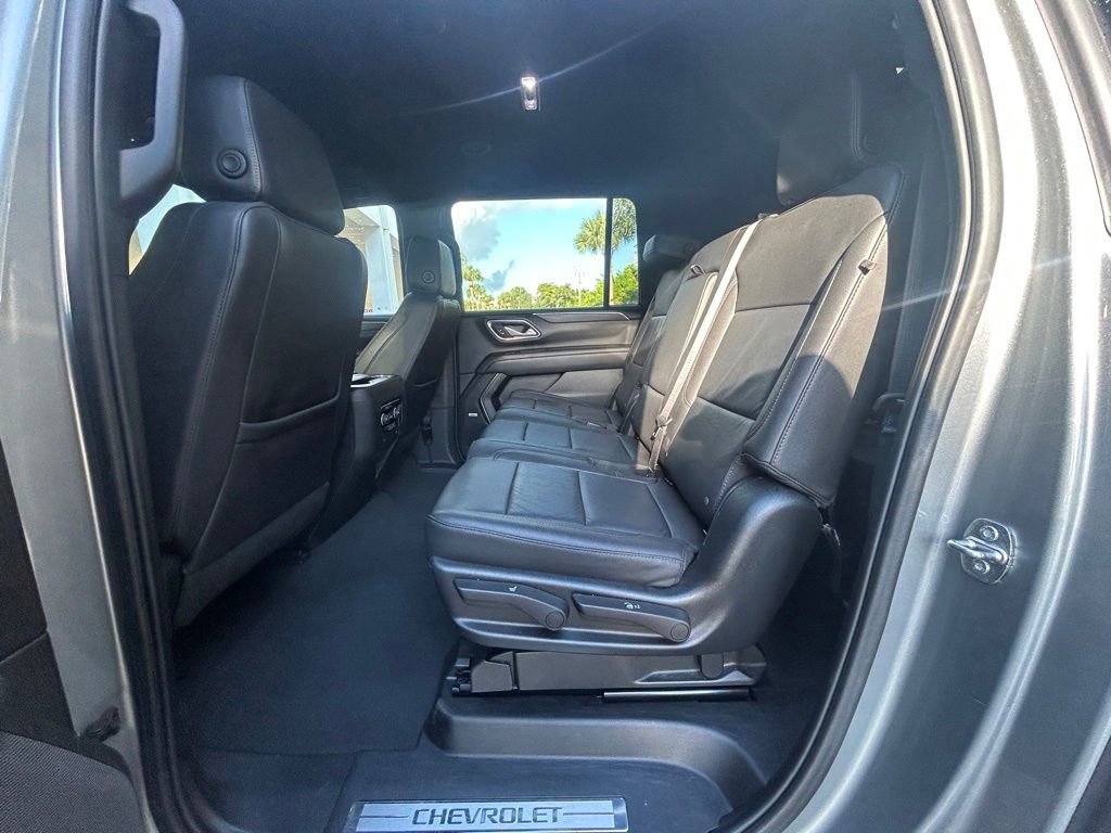 Used 2023 Chevrolet Suburban LT image 31