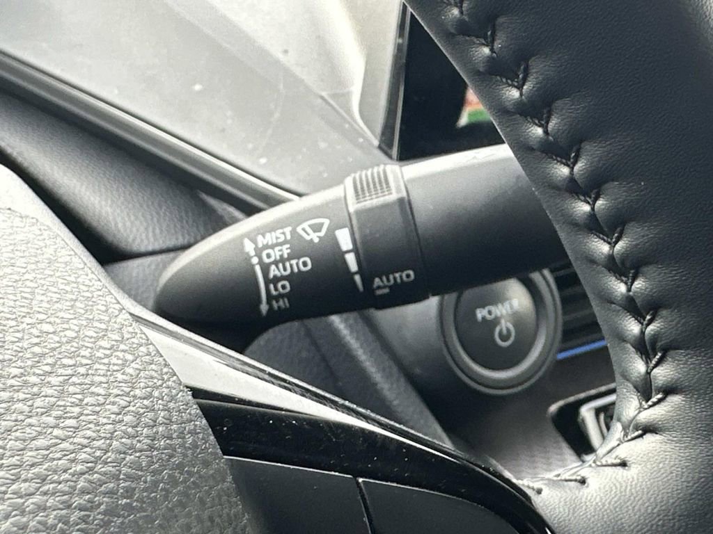 Used 2025 Toyota Prius XLE image 24