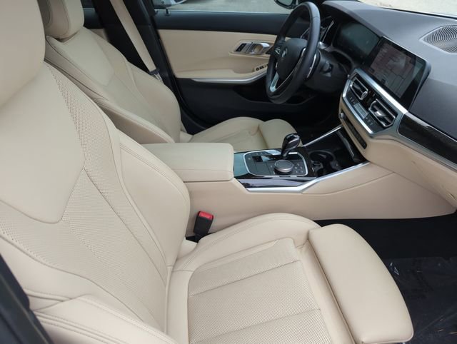 Certified 2022 BMW 330i xDrive Sedan w/ Convenience Package image 17