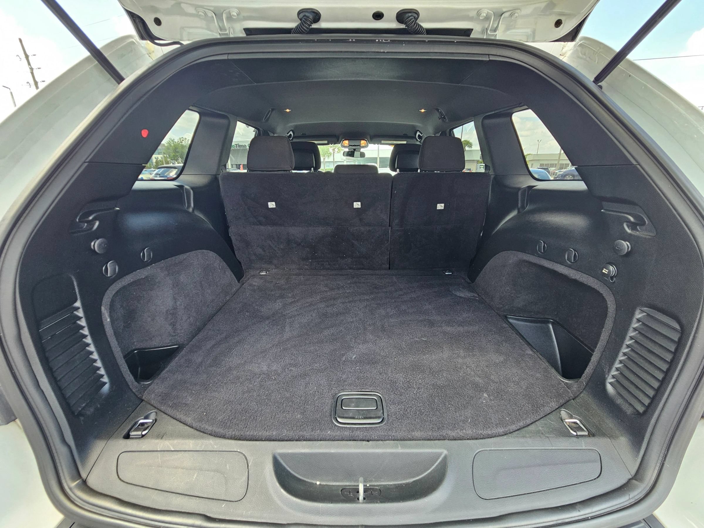 Used 2018 Jeep Grand Cherokee Laredo AWD/4WD image 13