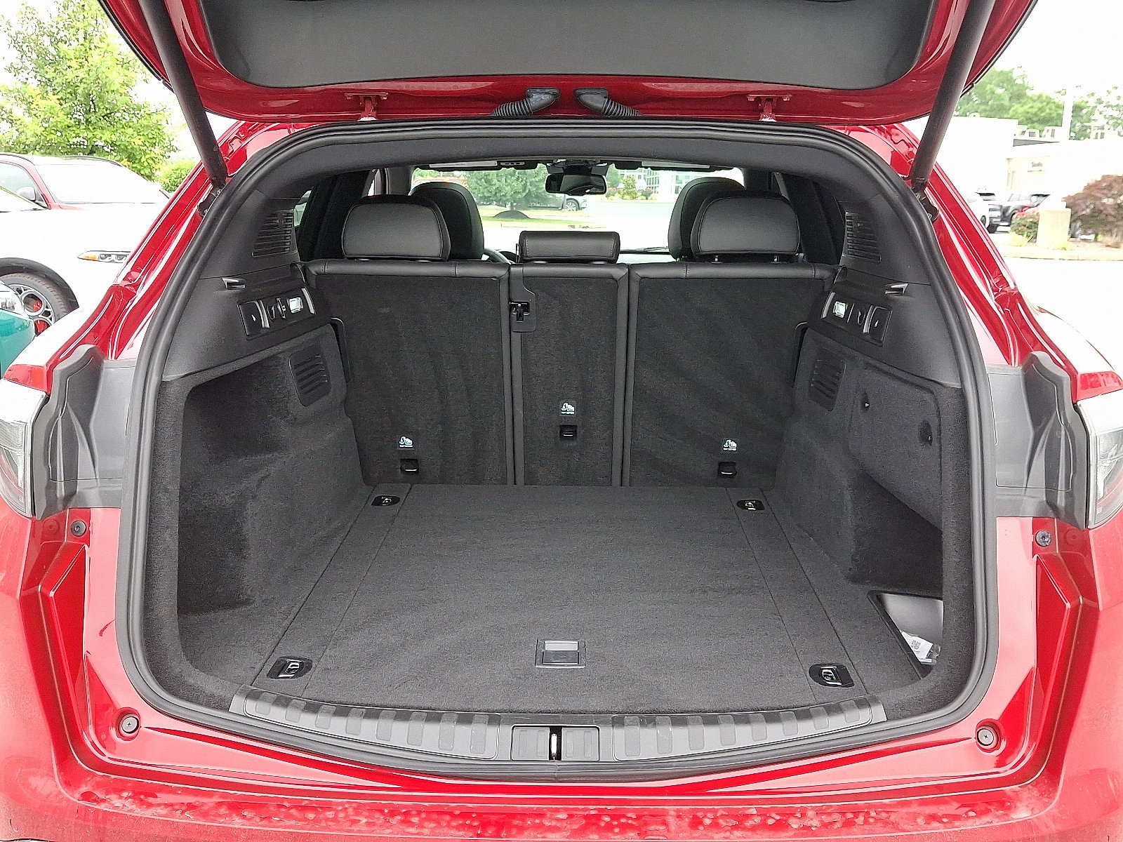 Used 2024 Alfa Romeo Stelvio Ti image 30