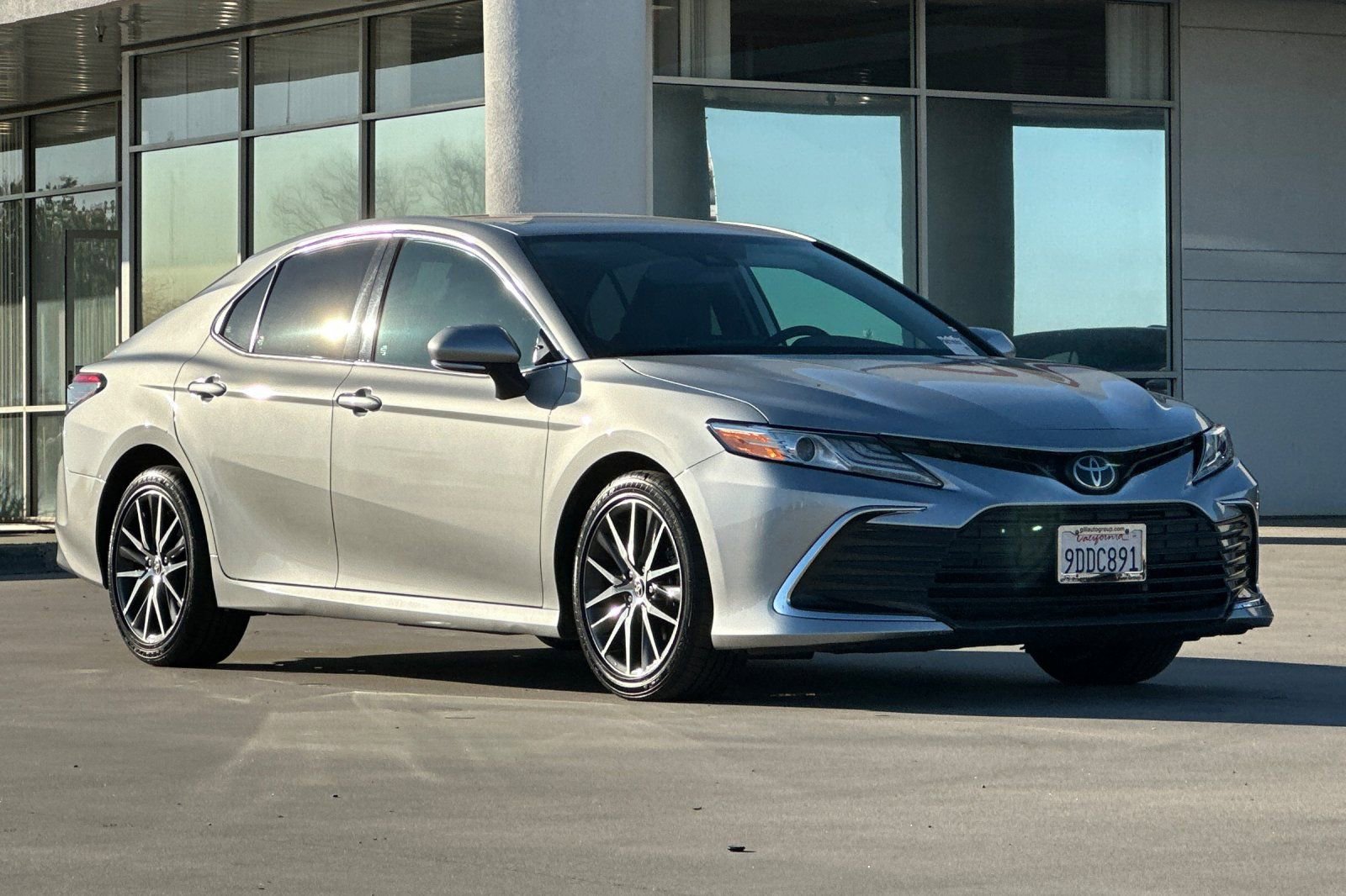 Used 2023 Toyota Camry XLE image 8