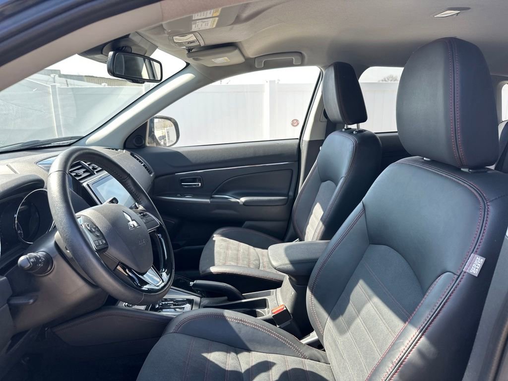 Used 2025 Mitsubishi Outlander Sport SE AWD/4WD image 41