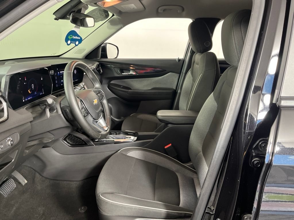 Certified 2024 Chevrolet TrailBlazer LT w/ LT Cold Weather Package AWD/4WD image 20